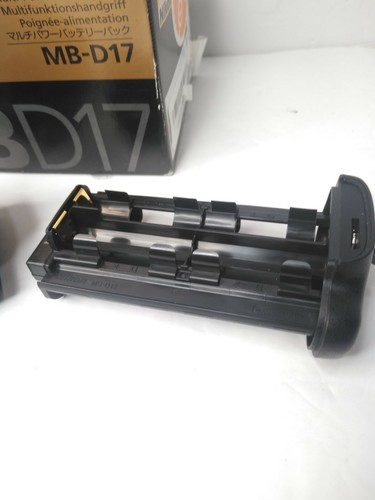 Nikon MBD17 battery grip Great Condition
