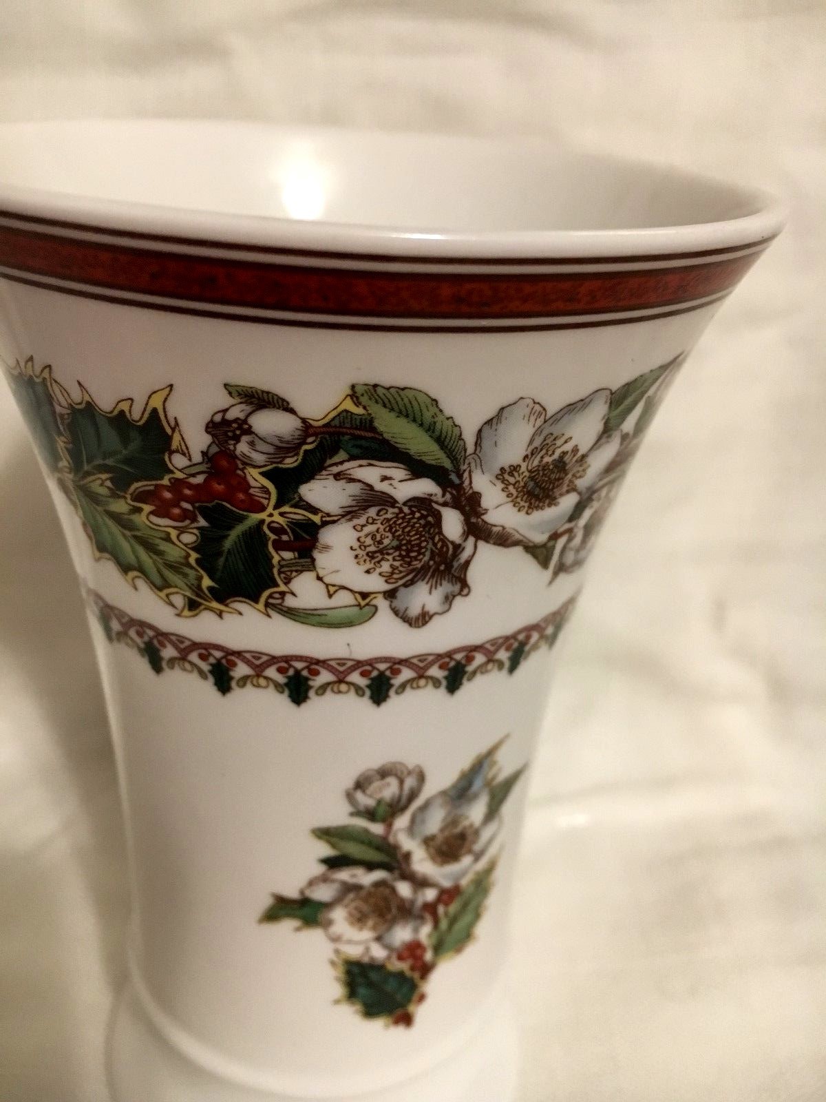 SPODE CHRISTMAS ROSE SMALL VASE FINE BONE CHINA ENGLAND