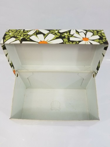 J. Chen & Co. Vintage Daisy Recipe Box Retro Metal