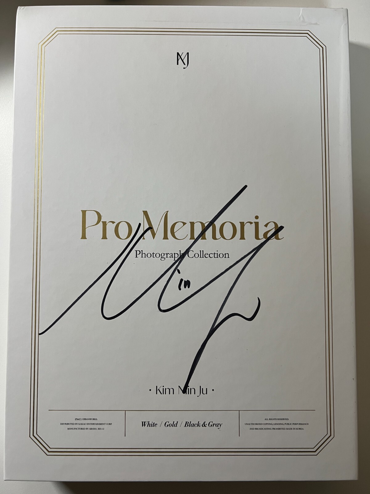 キムミンジュ 1st Photobook [Pro Memoria] トレカ付① 限定版】キム・ミンジュ 1ST PHOTOBOOK 『Pro Memoria』 Kim Min
