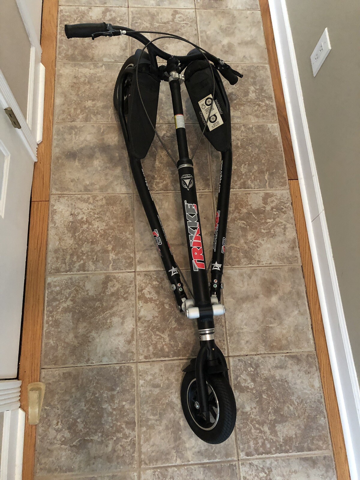 Trikke T8 Air Carving Scooter 3 Wheel Cambering Folding (Black) Barely Used