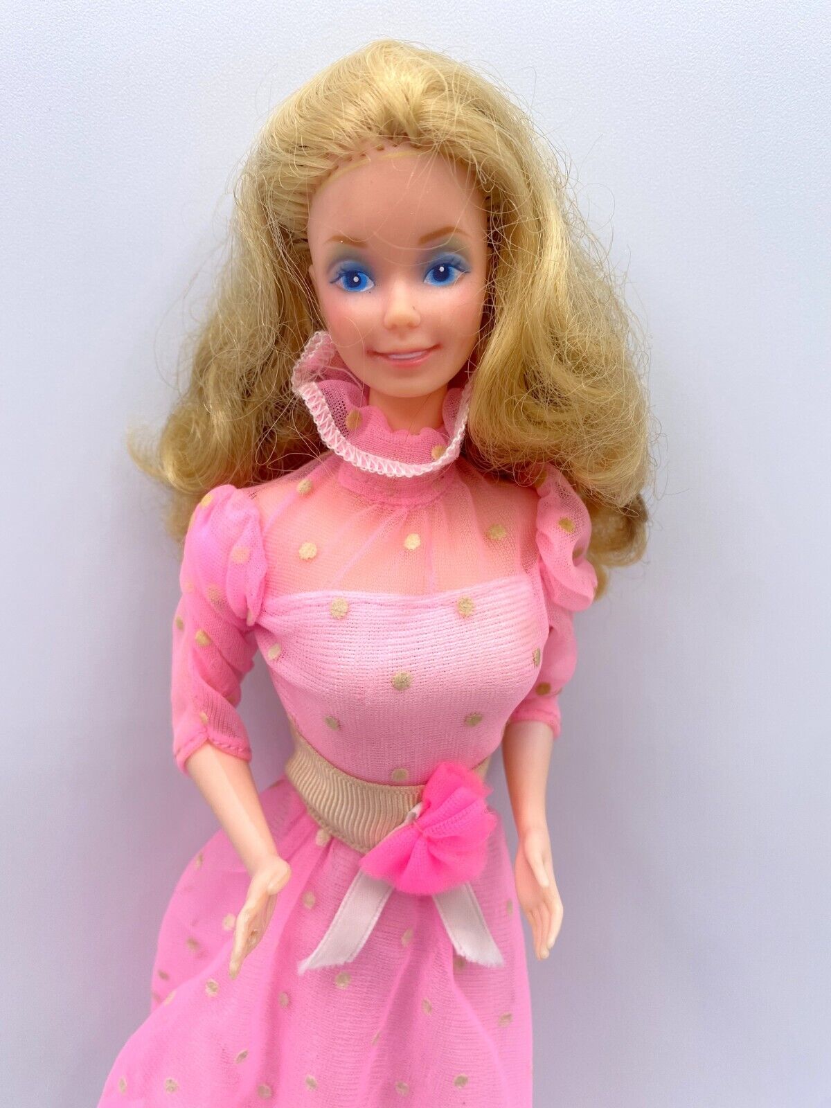 LOT #11 DRESSED BARBIE DOLL VINTAGE 1983 HAPPY BIRTHDAY 1922 LOT #11 DRESSED BARBIE DOLL VINTAGE 1983 HAPPY BIRTHDAY 1922