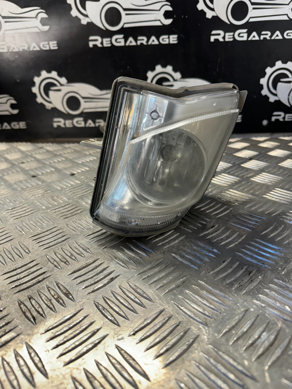 GENUINE LEXUS IS 220D OSF PASSENGER SIDE FRONT LEFT FOG LIGHT / LAMP 114-78420