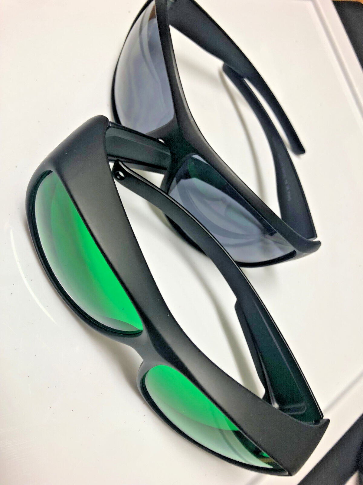 Room Tent Glasses  And 1 Blue