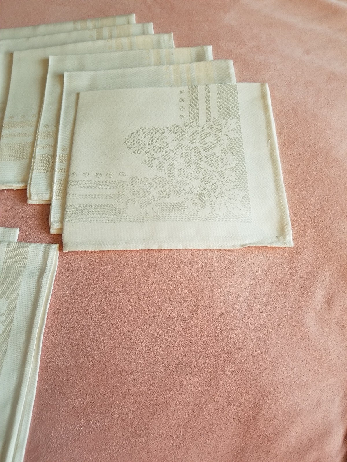 12 MINT NEVER USED Ivory Damask 15