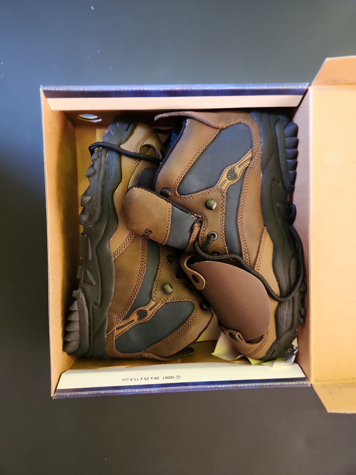 コスタ mita and Offspring Link Up for Adidas ZX 8000 Collab