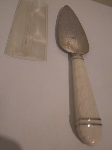 Used 1 Wedding Lenox U.S.A. Cake Cutter Server White Handle Stainless Blade