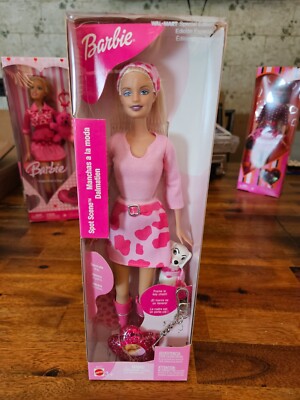 Spot Scene Barbie Doll Mattel B2717 2001 walmart special edition foreign french