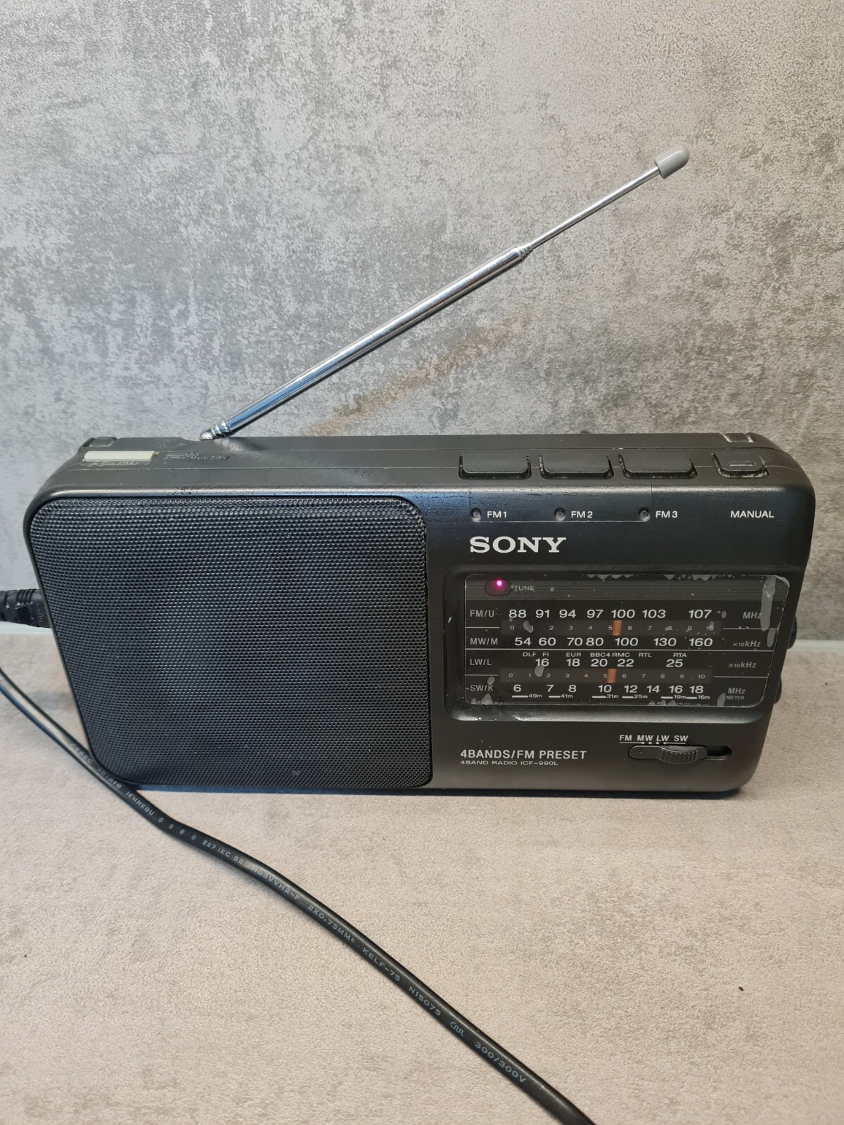 Радиоприемник fm sw mw lw. Грундиг радиоприемник грюндиг. Sw радиоприемник. Радиоприемник fm/mw/sw1/sw2 4 band radio. Tecsun r-2010d.