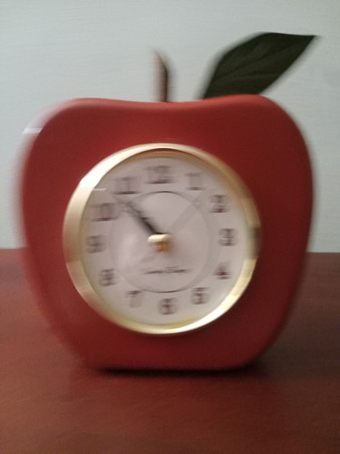 Apple Clock - Country Breeze | eBay