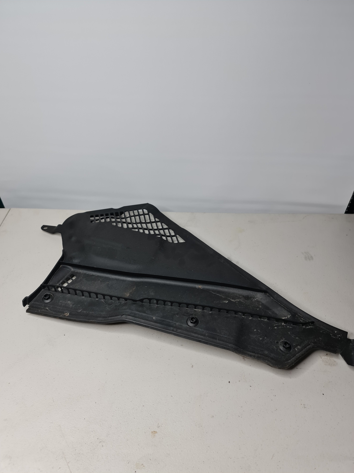 0 Bmw OEM M2 COUPE F87 FRONT LEFT WINDSHIELD COVER COWL RHD 64318059698 GENUINE 80 image 3