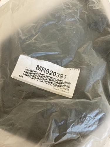 Mitsubishi OEM MR920391 Front Cover