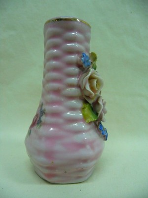 Vintage Pink Basket Weave Ceramic Bud Vase With Attached Flowers 3.5