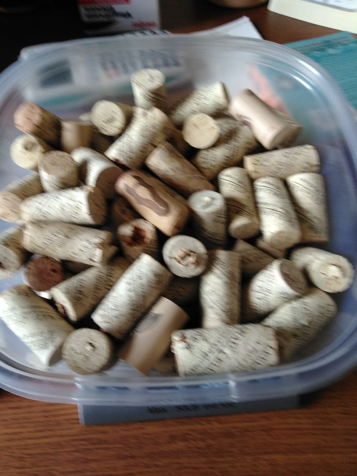 USED Wine Corks 1 POUND WHITE & RED wine FREE SHIPPING great for crafts!!