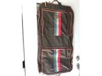 lark garment bag