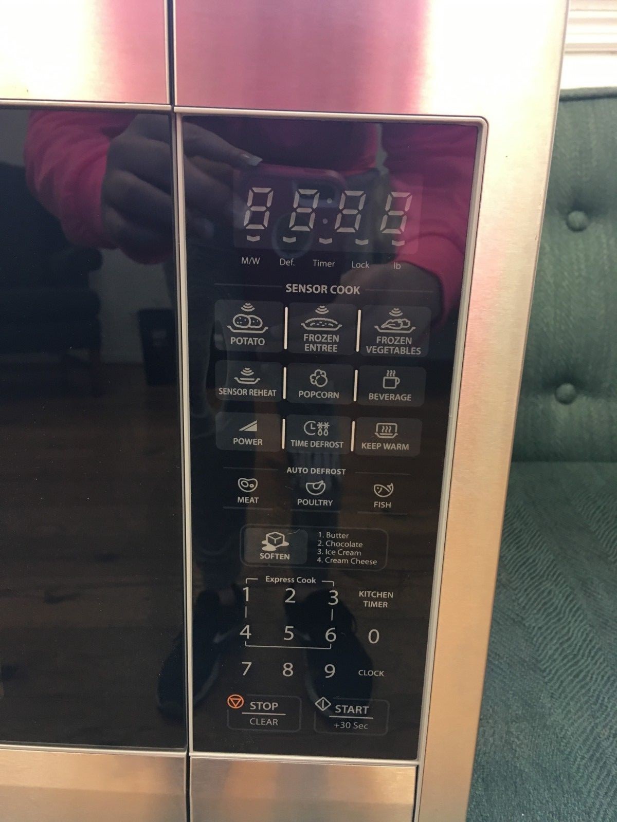 Sharp R-651ZS Microwave 2.2 Cu Ft