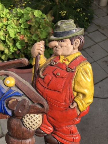 VINTAGE “MOBSTER/MAFIA” POOL Chalk ware LARGE Wall Mount