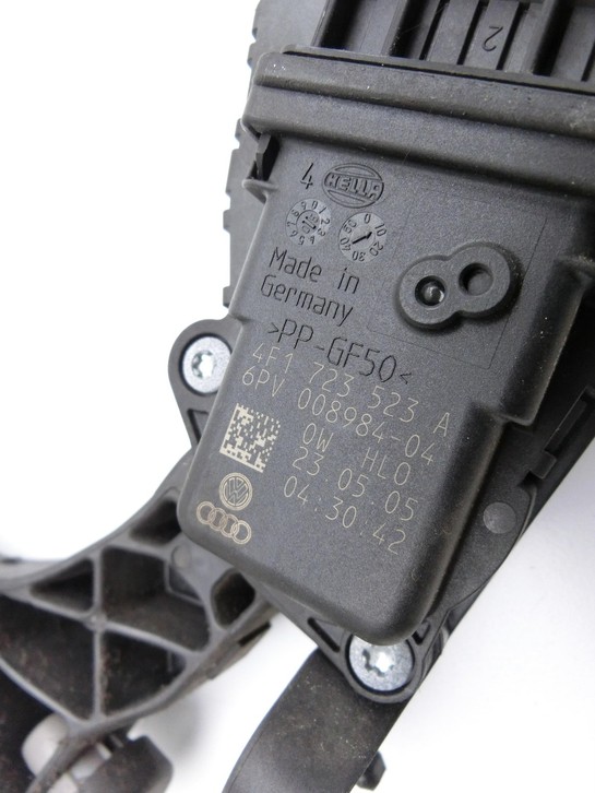 Audi A6 4F C6 05-09 TDI 3,0 165KW Gaswertgeber Gaspedal Audi A6 4F C6 05-09 16.06.2005 a4F1723523B 4F1723523A... Vorschau 5