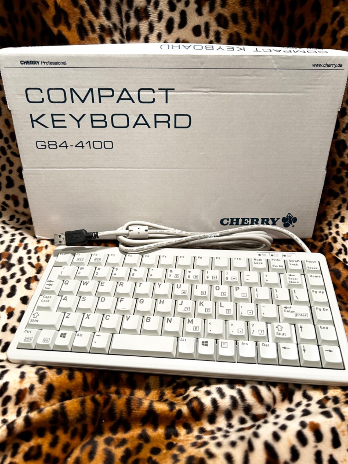 CHERRY PROFESSIONAL COMPACT WIRED KEYBOARD WHITE MODEL ML4100 USB G84-4100