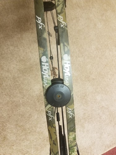 Hoyt MagnaTec Bow with case