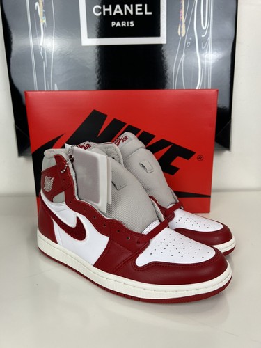 Pre-owned Jordan W Air  1 Retro Hi Og Varsity Red Sail Dj4891-061 Women's Sz 10/ Men's 8.5