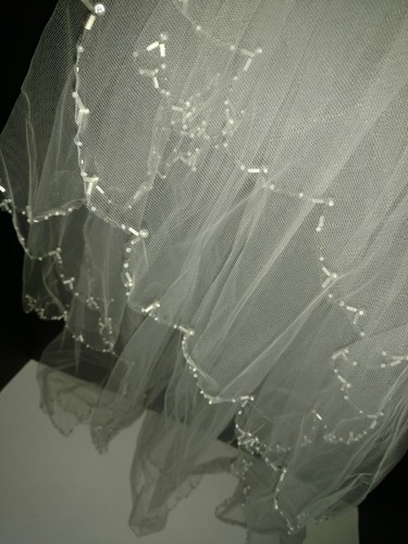 David's Bridal Tear Drop 2-Tier Veil w/ Scallop Edge, 595, White  36