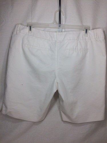 Mossimo Stretch Bermuda Shorts- Womens Size 18- White