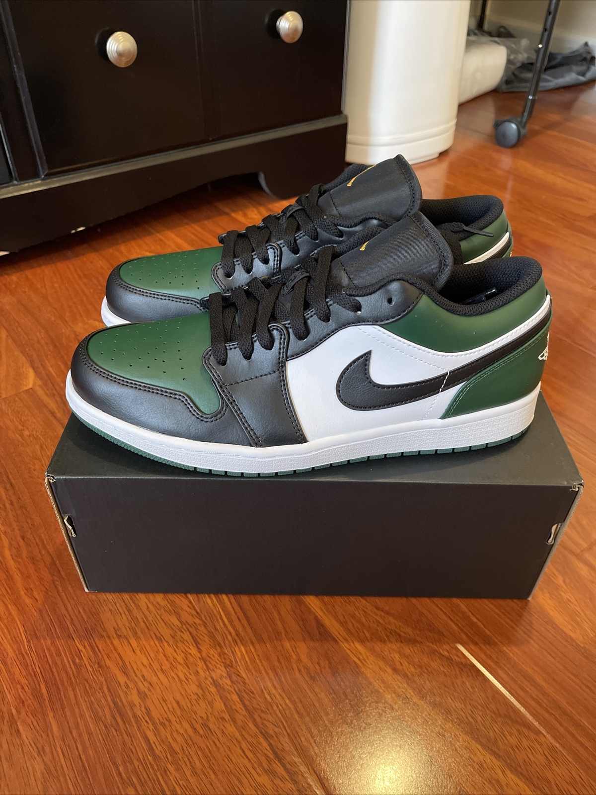 aj1 green toe