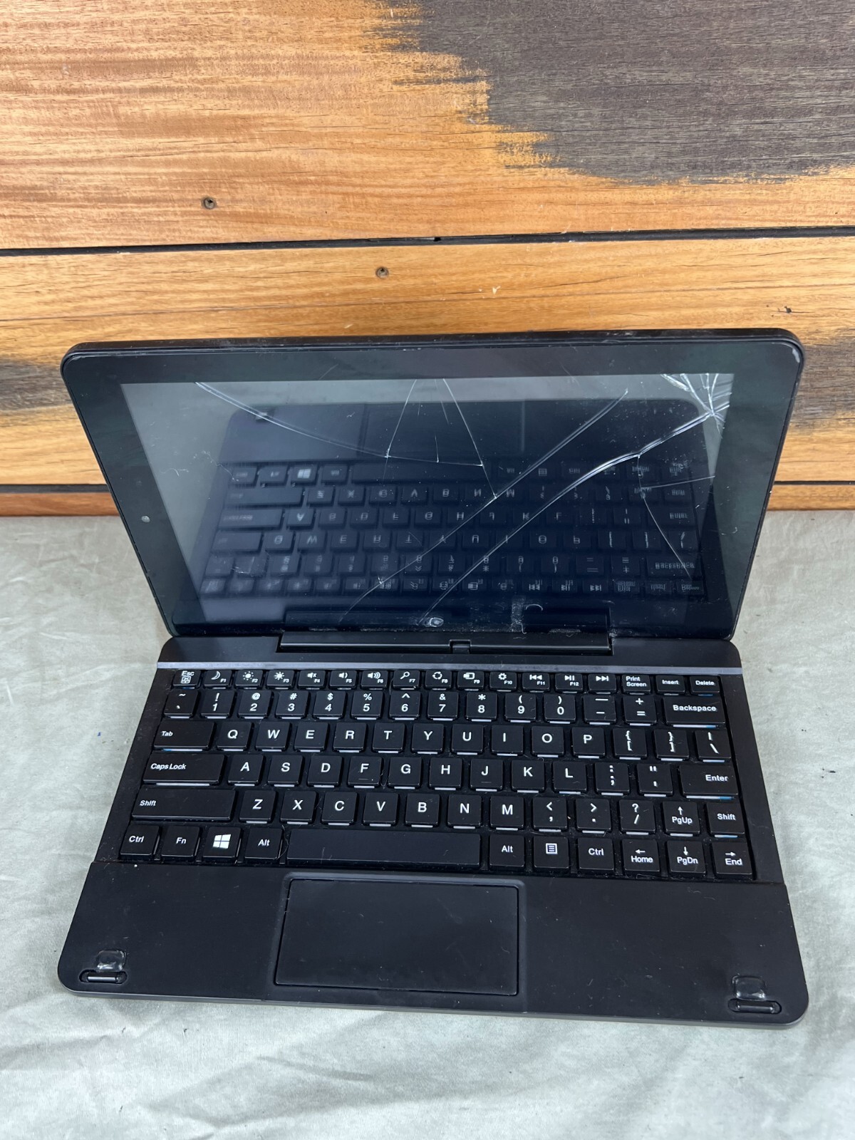 RCA W101 V2 Black 10.1" Widescreen Detachable Keyboard 2in1 Tablet