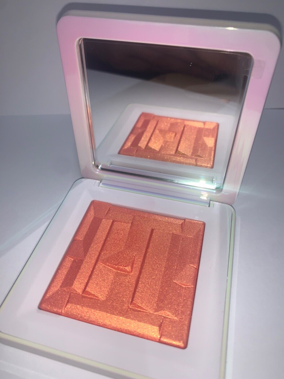 HAUS LABS BY LADY GAGA Bio-Radiant Gel- Powder Highlighter HAUS LABS BY LADY GAGA Bio-Radiant Gel- Powder Highlighter