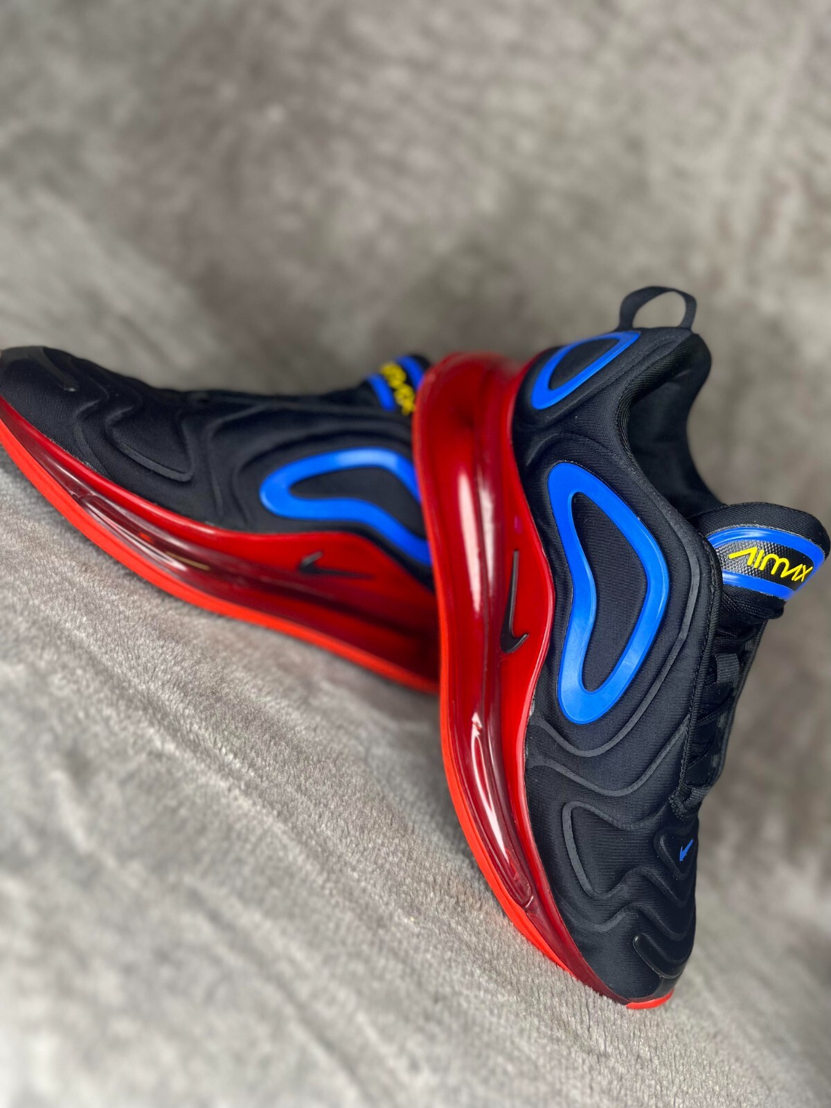air max 720 university red
