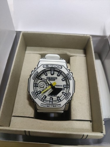 Casio G-SHOCK GA-2100MNG-7A White MANGA Limited Edition Made Casio G-SHOCK GA-2100MNG-7A White MANGA Limited Edition Made