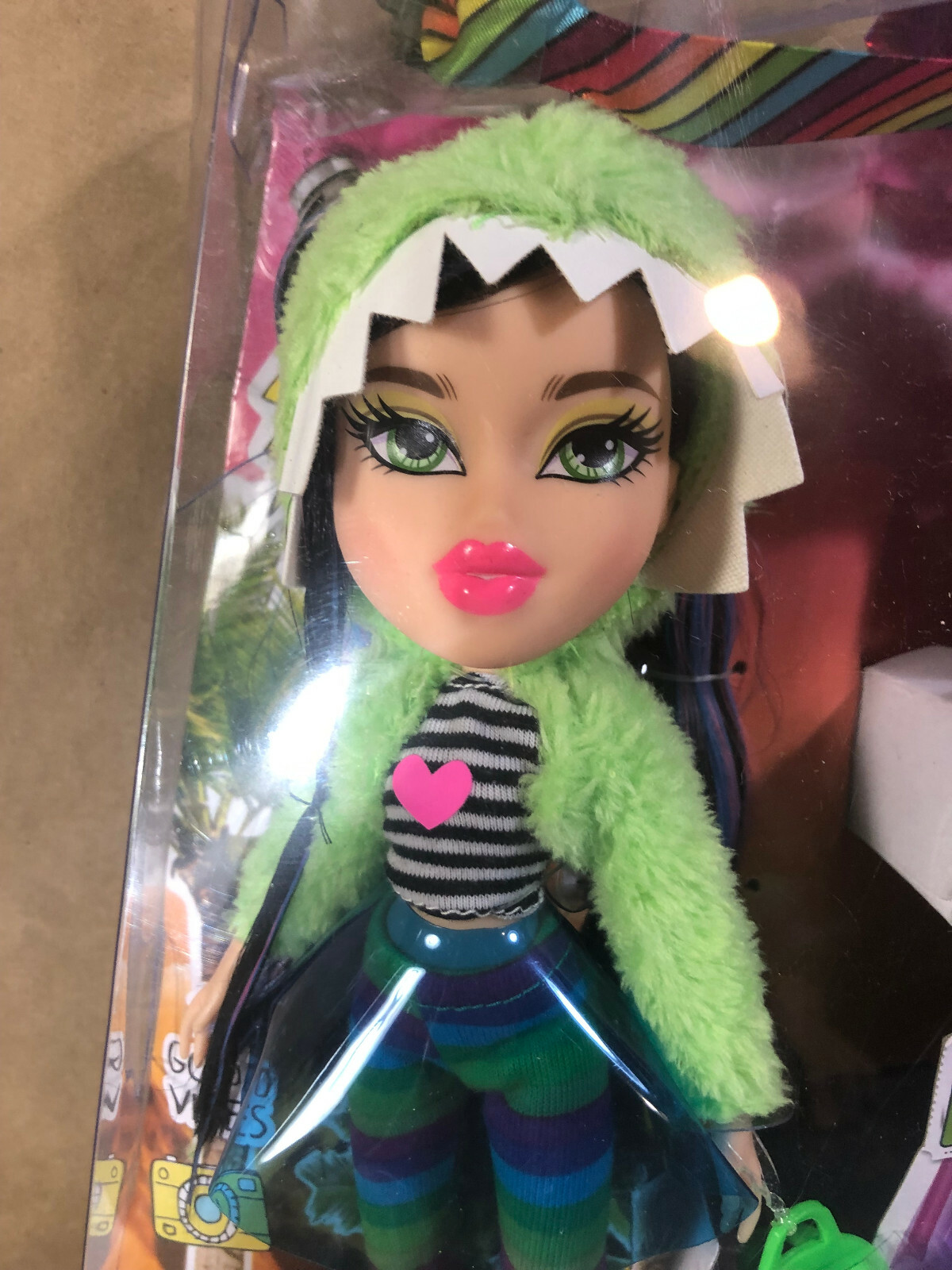 Bratz Music Fesitval Vibes Doll Jade New In damaged Box