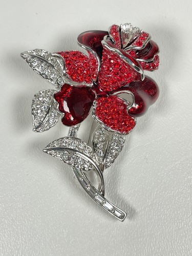 NOLAN MILLER GLAMOUR COLLECTION PINK ENAMEL FLOWER NECKLACE