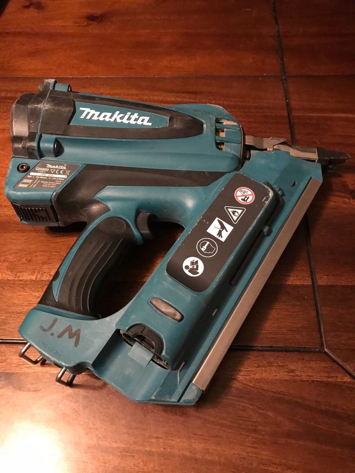 Makita GN900S Cordless Gas Clipped Head Framing Nailer