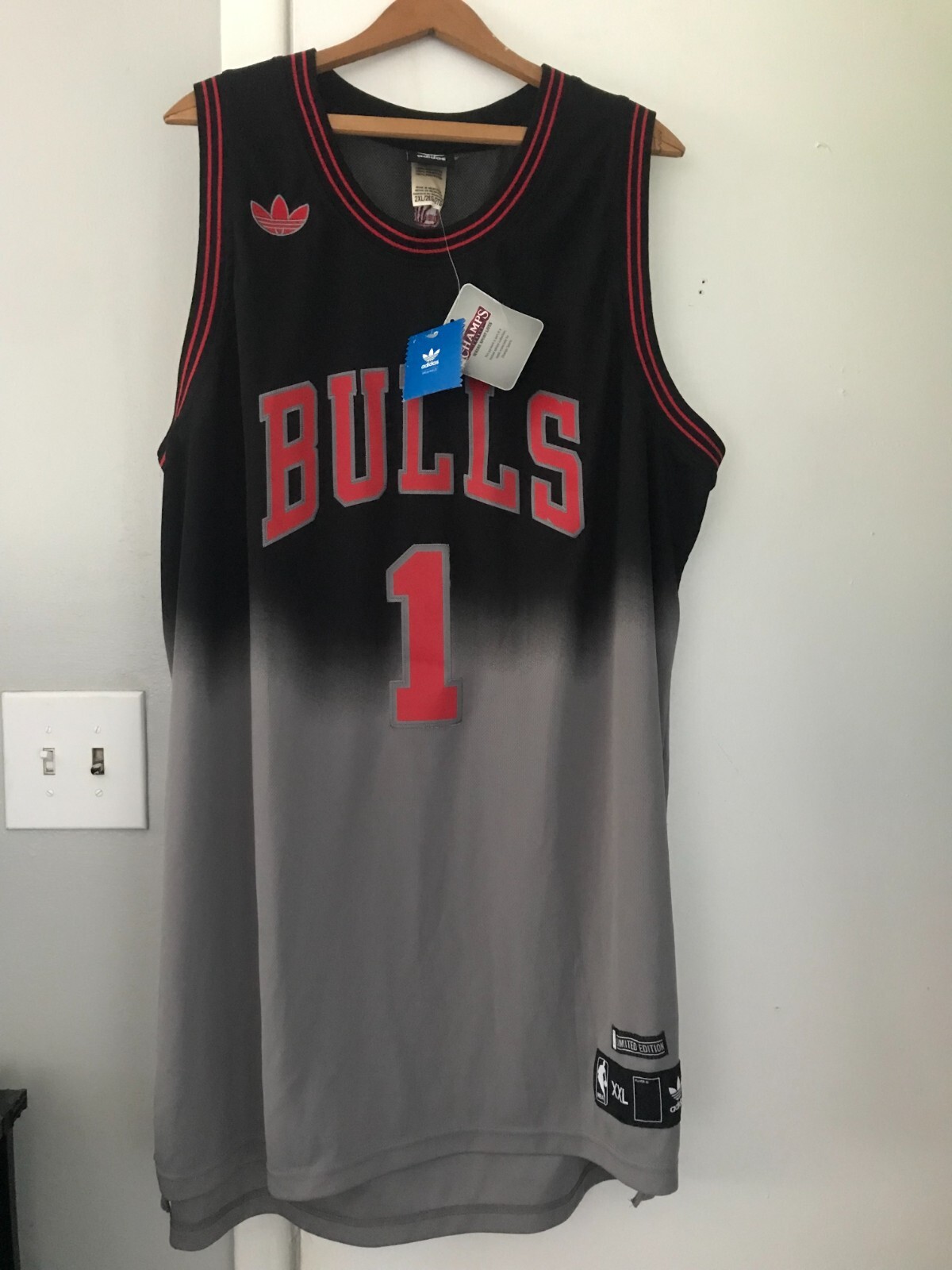 【希少】CHICAGO BULLS ROSE adidas ブルゾン AJ48 希少】CHICAGO BULLS ROSE adidas ブルゾン AJ48 メンズ