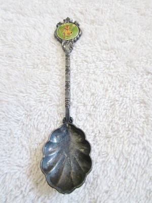 beautiful nadi fiji collector spoon-silver plate-very pretty