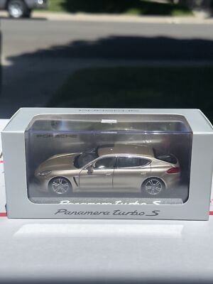 Porsche Panamera Turbo S Minichamps Dealer Edition in scale 1/43 WAP 020 060 0E