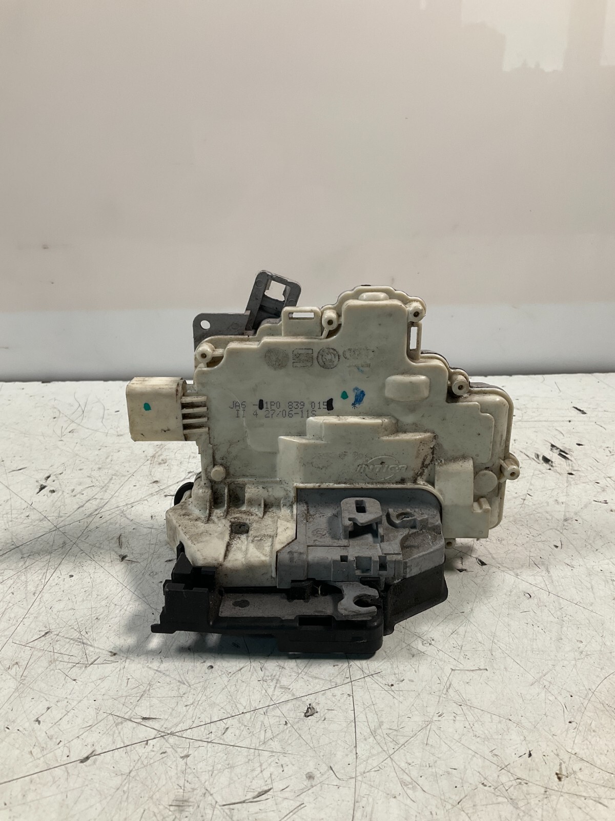 Serratura posteriore sinistra SEAT LEON 1P0839015