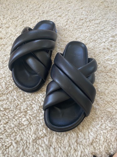 【関税込み】Lizzie Slides - Anine Bing - Leather - Black Anine Bing Lizzie Slides in Black | Shop Tula – Tula Boutique