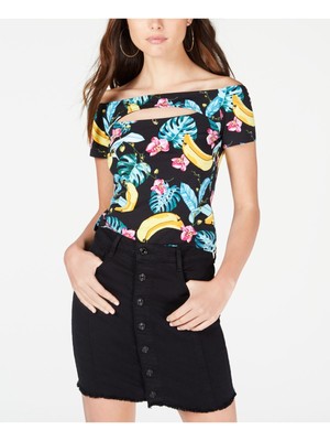 

GUESS Женский черный топ с открытыми плечами и короткими рукавами с цветочным принтом Размер