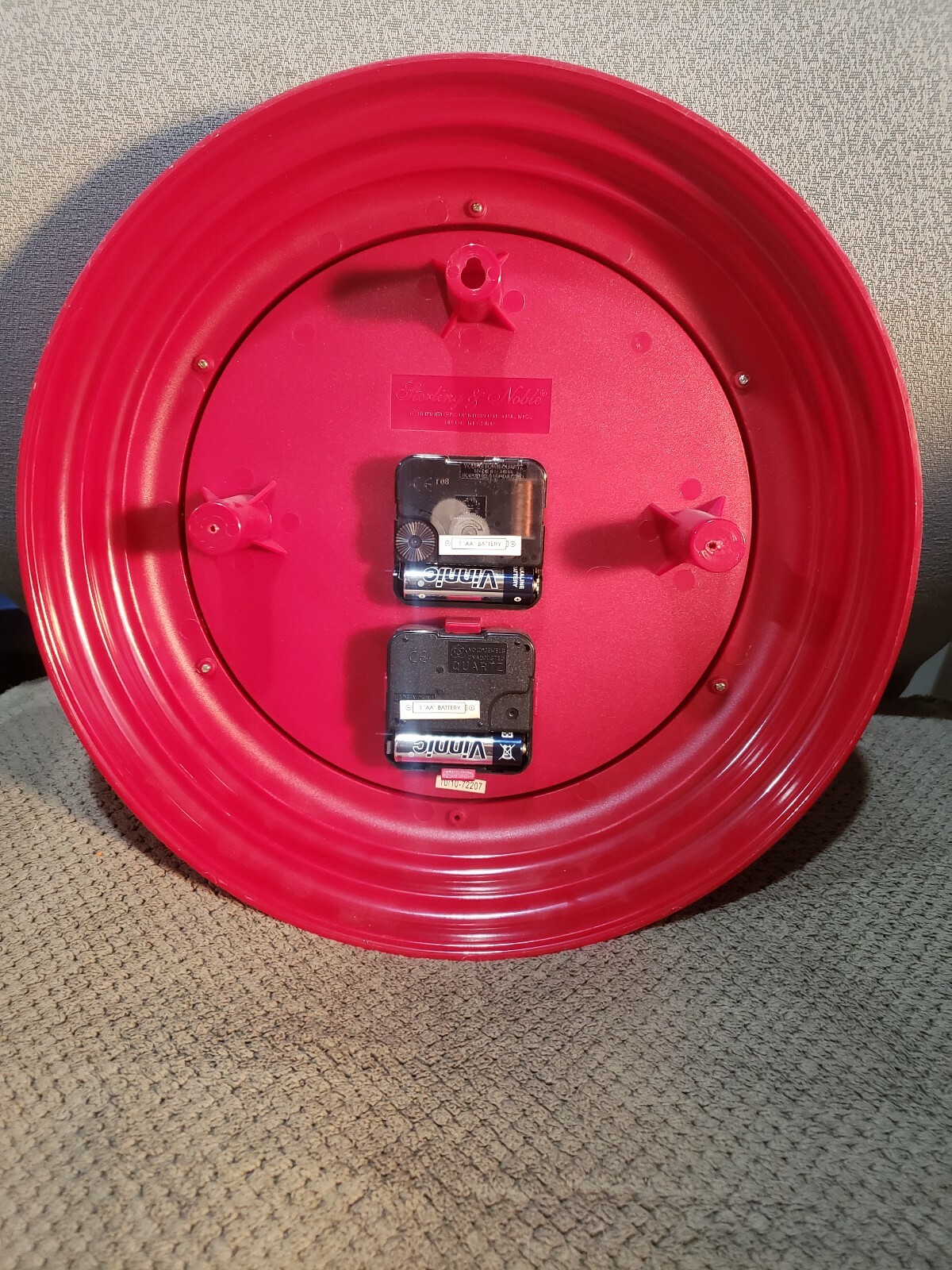 Retro Sterling and Noble Red Diner Wall Clock Mfg No 9 Serial # 2,055,787 Quartz