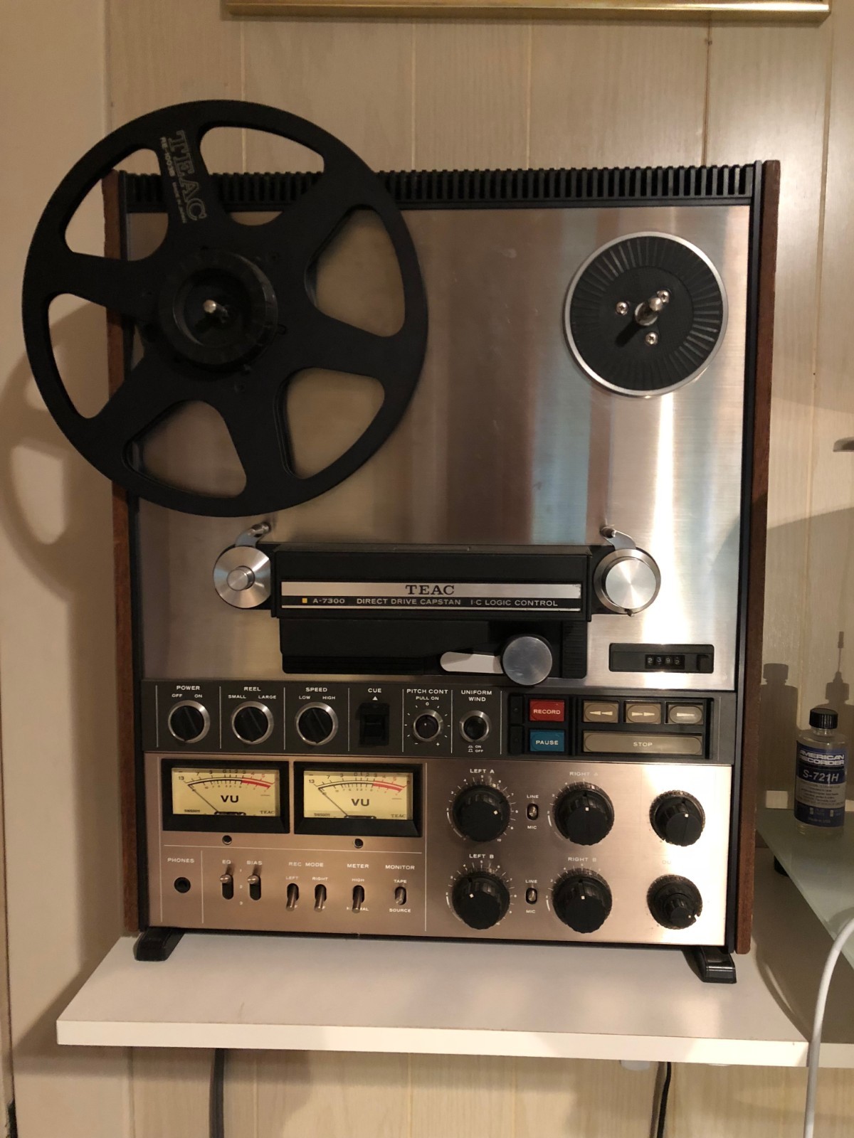 TEAC A-7300 2T  Professional tape player reel to reel
