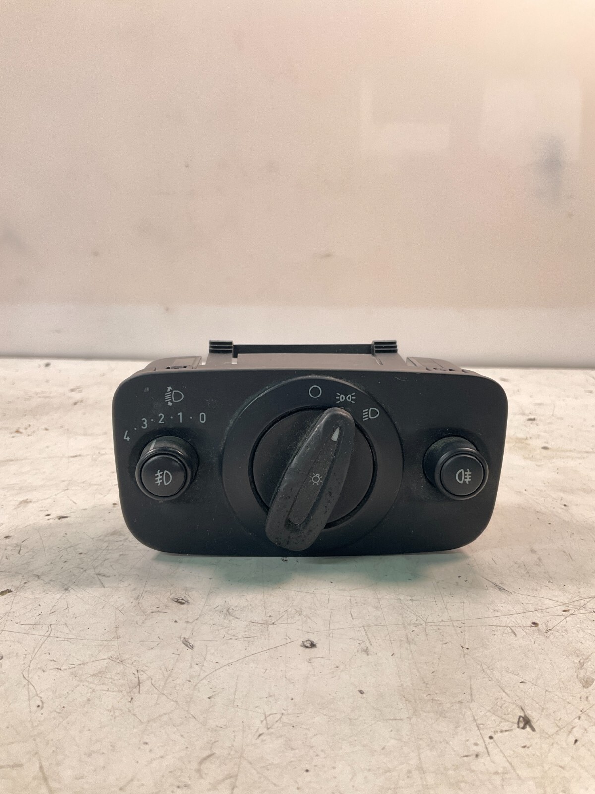 Centralina comando luci FORD FIESTA VI 2011 8A6T-13A824-BB
