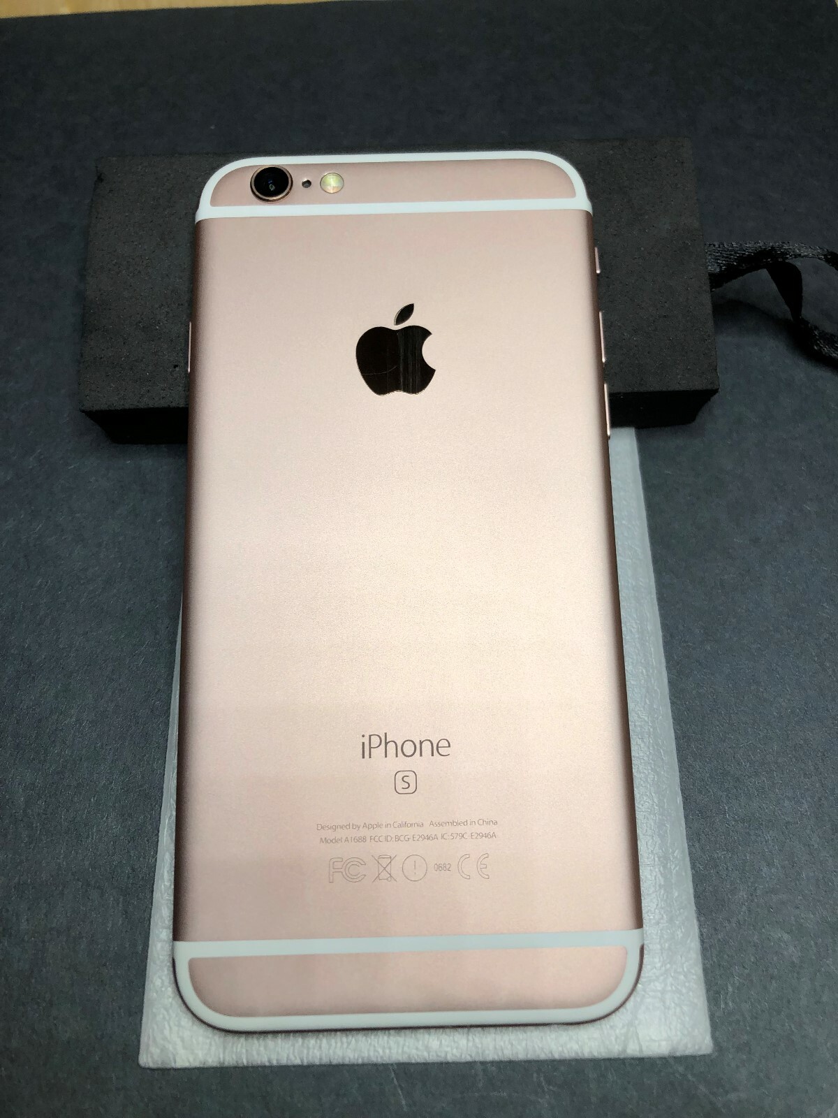 Apple iPhone 6s - 64GB - Rose Gold (Verizon) A1688 (CDMA + GSM)