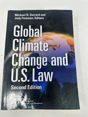 Global Climate Change and US Law - Paperback - VERY GOOD