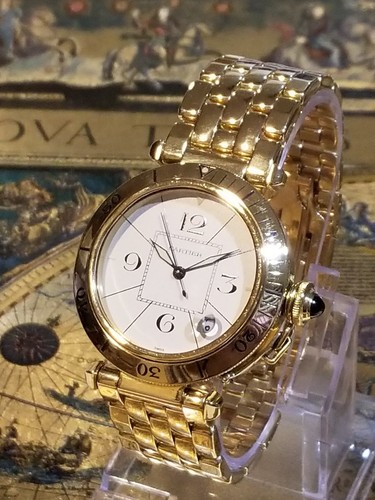Cartier Vintage Pasha Watch, 18K solid gold, Day Date, Pre-Owned. 35mm Case