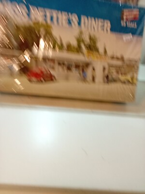 CORNERSTONE HO SCALE MISS BETTIES DINER UNASSEMBLED NEW OLD STOCK