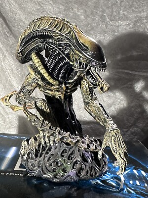 Palisades ALIENS WARRIOR 4.5'' Micro Bust Xenomorph Alien 537/1250 Tower Records
