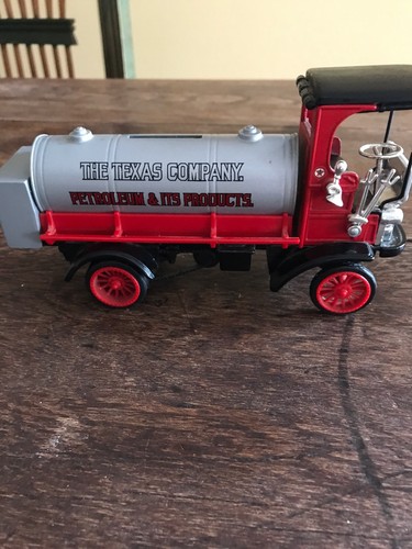 Ertl 1910 The Texas Company (Texaco) Mack Tank Truck Coin Bank